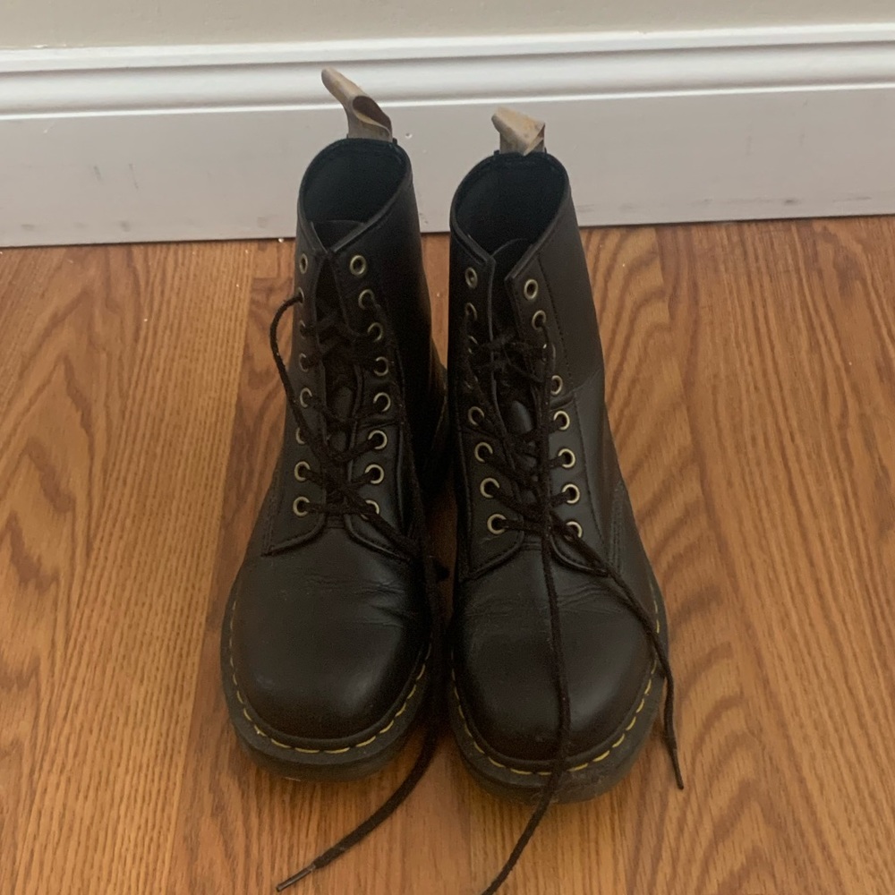 Vegan Dr Martens - Black